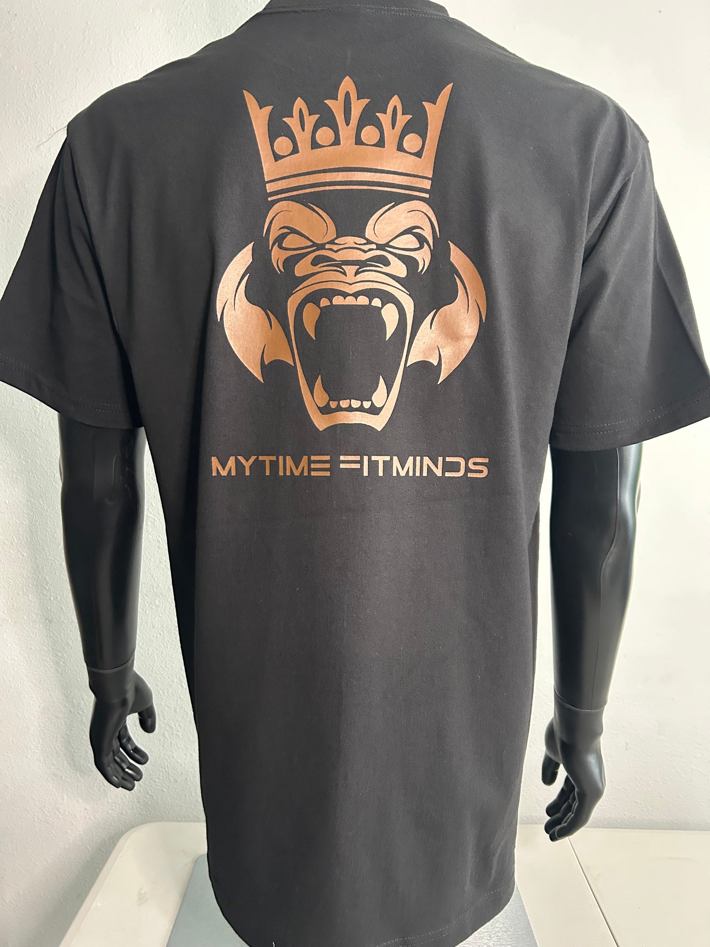 Unisex Oversized Iron Kings Pump Cover