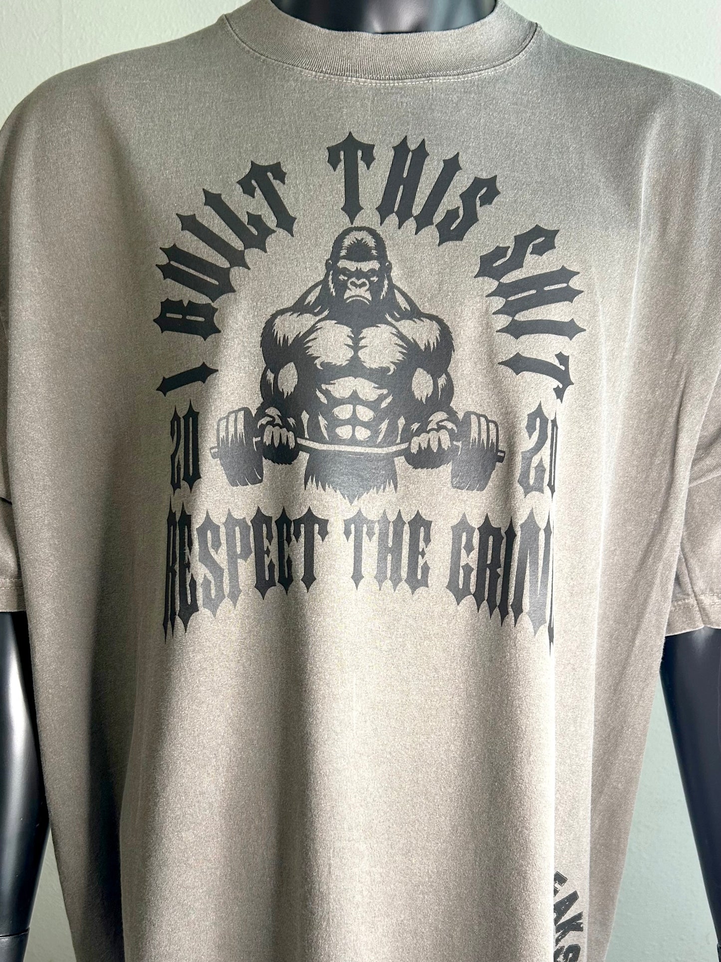 6. FitMinds-Gym Freaks Gorilla Pump Cover.