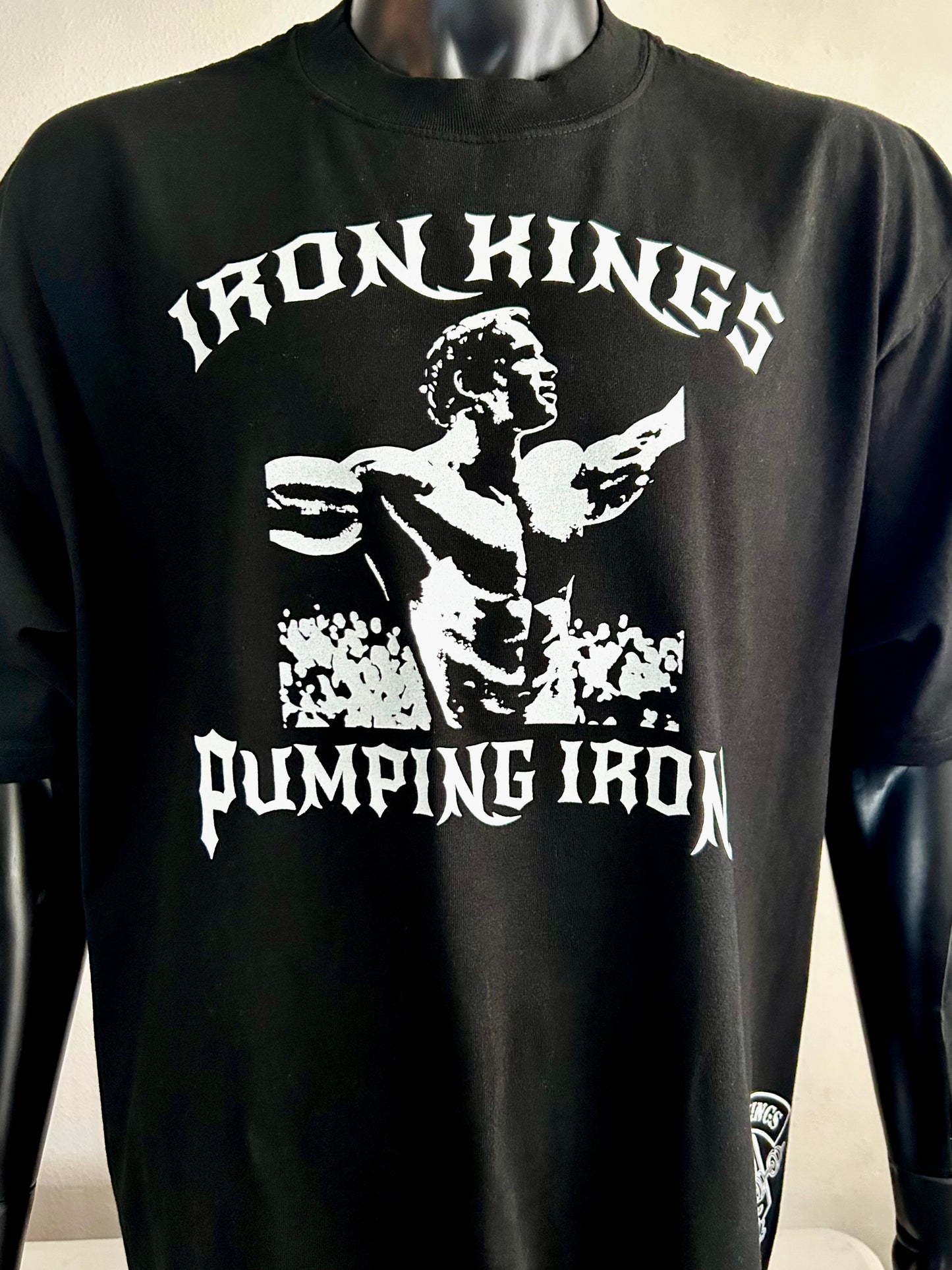 4. ARNOLD CLASSIC PUMPING IRON - IRON KINGS FITMINDS PUMP COVER