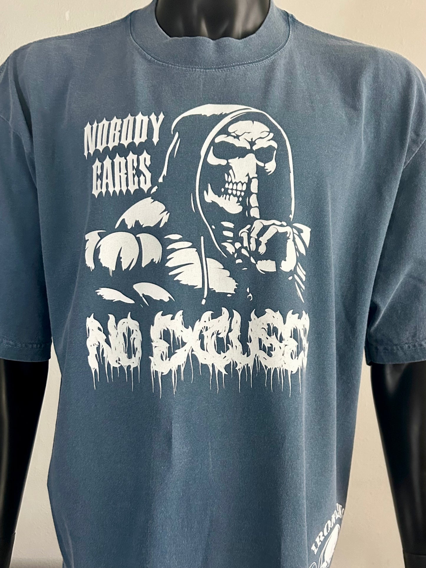 2. NO EXCUSES - NOBODY CARES SKULL/HOODIE FITMINDS PUMP COVER