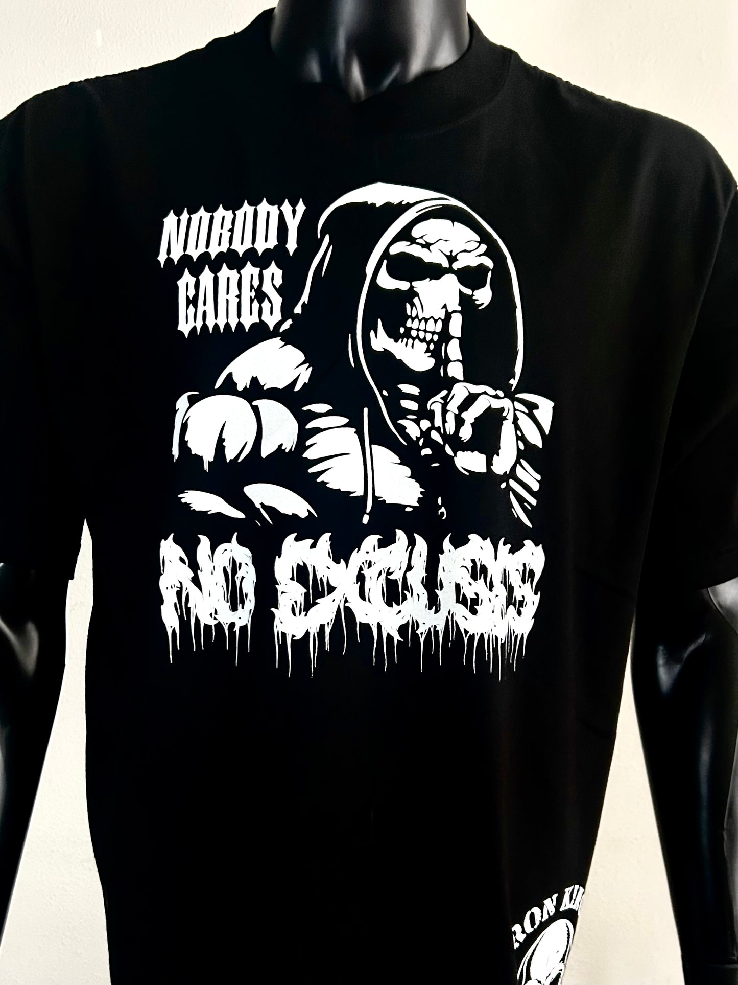 2. NO EXCUSES - NOBODY CARES SKULL/HOODIE FITMINDS PUMP COVER