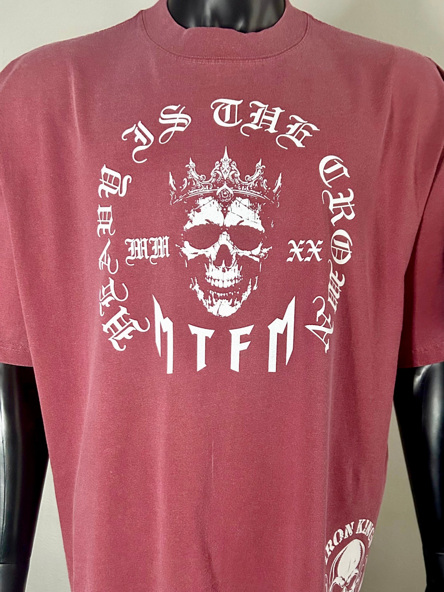 3. SKULL & CROWN - IRON KINGS FITMINDS PUMP COVER